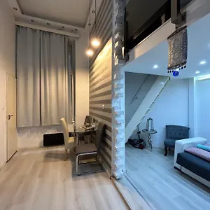 Roland Downtown - Akacfa Budapest