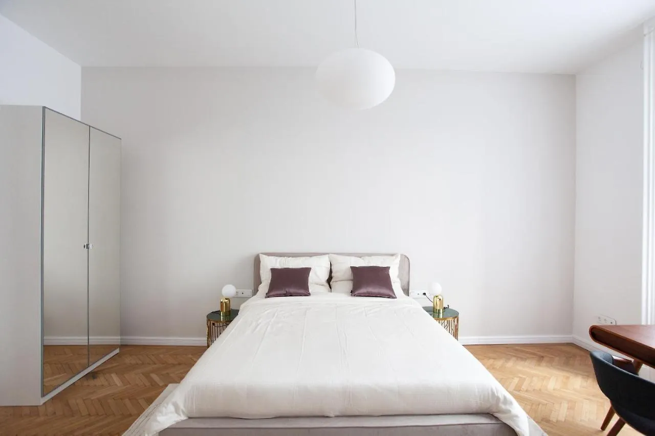 Real Deluxe Next To Danube Apartment Budapest