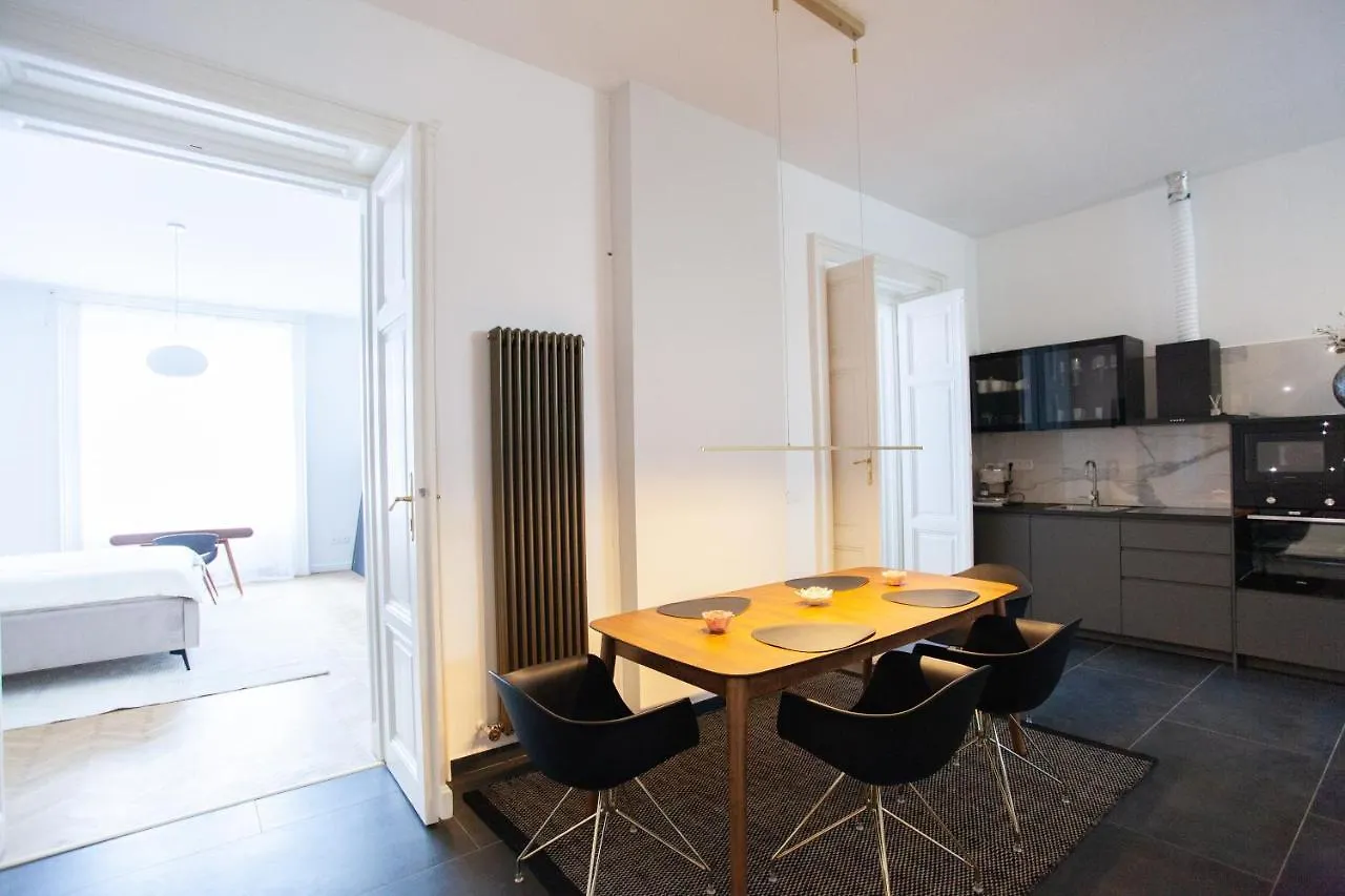Real Deluxe Next To Danube Apartment Budapest